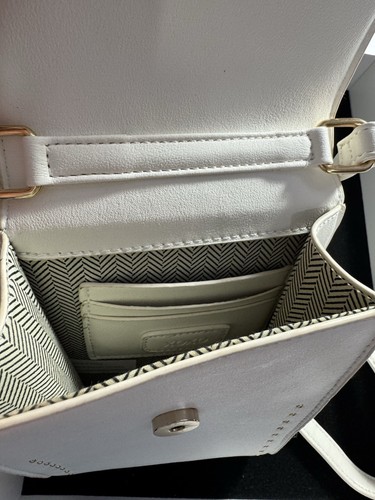 XOXO Crossbody White/Gold Shoulder bag adjustable strap - Picture 4 of 13
