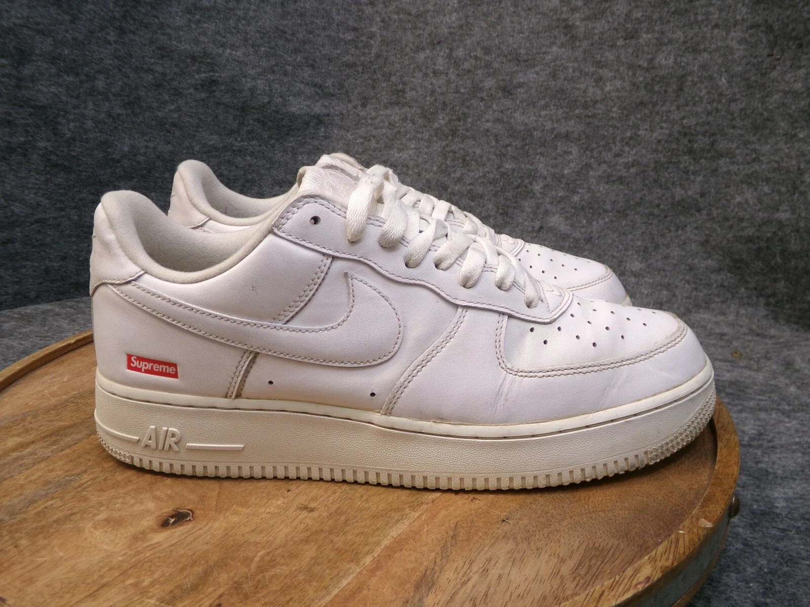 Baskets de sport Nike Air Force 1 Low Supreme blanc rouge homme pointure 10 US