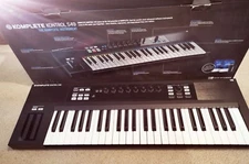 Native Instruments Komplete Kontrol S49  Black 