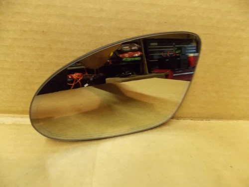 2006-08 MERCEDES BENZ CLS500  CLS550 DOOR MIRROR GLASS drivers side heat dim