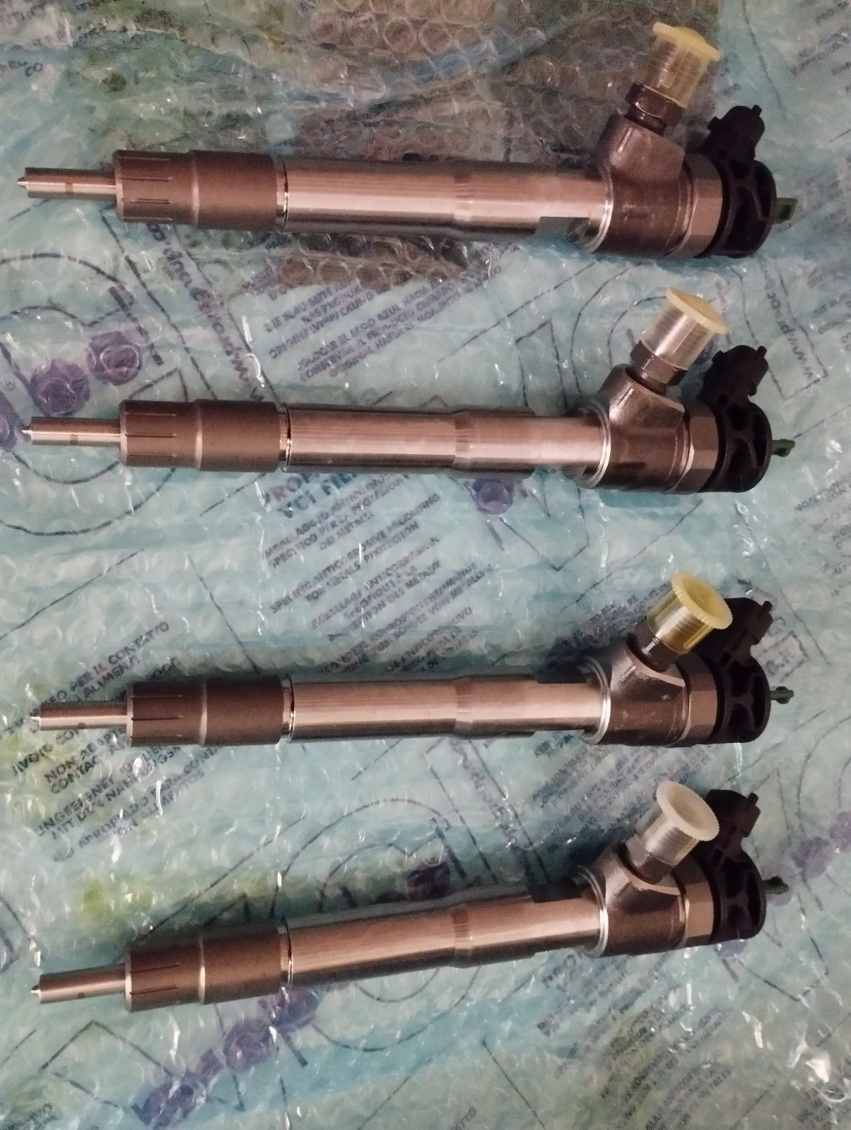 Injecteur Bosch 0445110939 piece injection diesel 166007383R