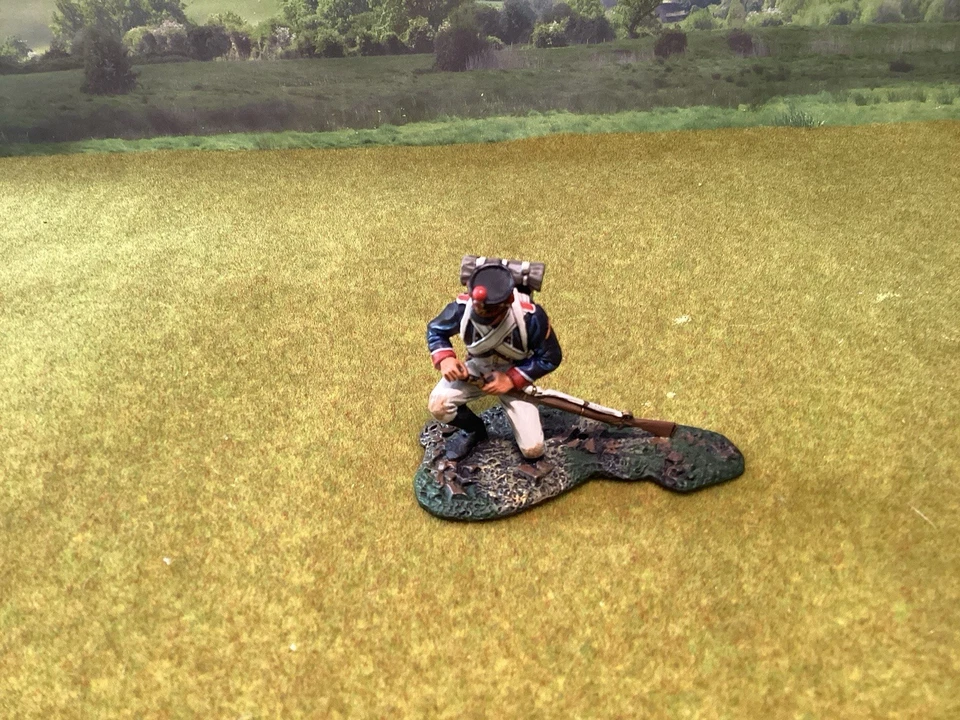 PATRIOT -Na026 Napoleonic TIRAILLEUR (skirmisher) of the Young Guard 'loading' - image 2 of 3