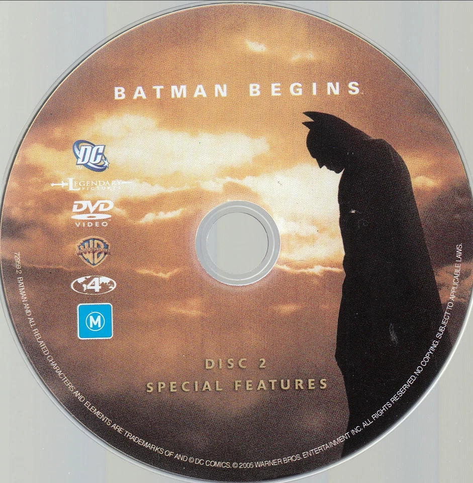 BATMAN BEGINS Christopher Nolan 2 x DVD + 1 x CD + Book + Postcards Deluxe - Image 3 of 4