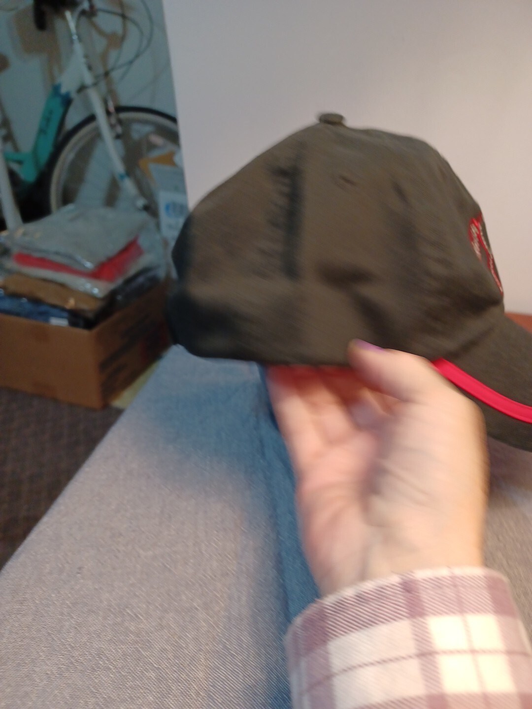 Cappellino Western Ball di Sulpher Springs Texas con strass pony e accenti rossi