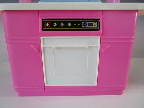 1990 Mattel Barbie Doll House Pink Refrigerator , Sink, Stove Arco 7472 & table - Picture 18 of 20