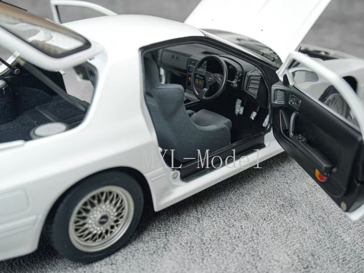 1:18 Scale WHELART Mazda Savanna RX-7 infini FC3S Metal