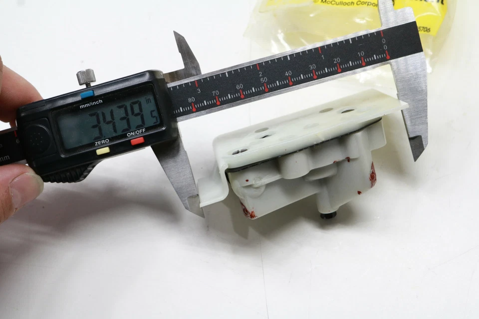 Paquete de 2 engrasadores de bomba de aceite para motosierra McCulloch Timberbear 3.5 3.7 Pro Mac 610 650 OEM Foto 4 de 4