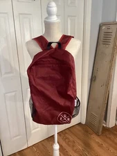 Brooks Run Club Nylon Sports Bag/Backpack  Zip Pouch Drawstring Burgundy Used