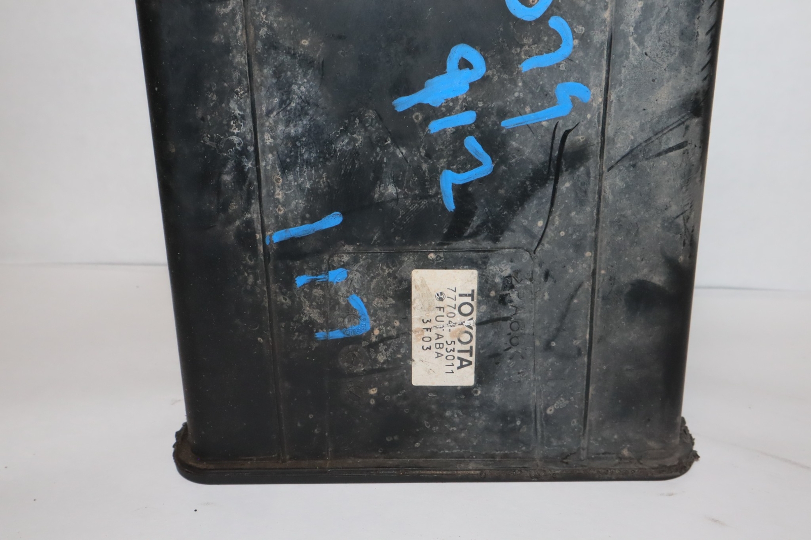 02 LEXUS IS300 SEDAN EVAP CHARCOAL CANISTER 7770453011 eBay