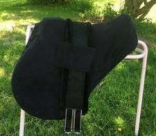 BLACK Fleece SADDLE COVER Saddlecover With GIRTH HOLDER Loops GP or DRESSAGE