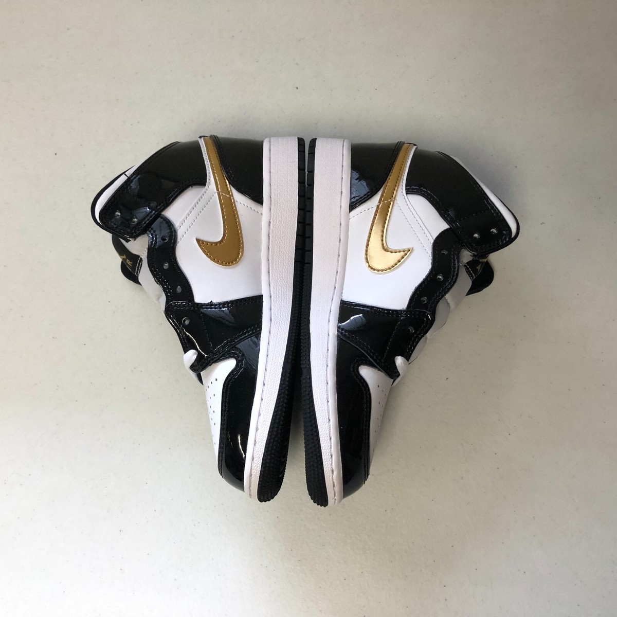Nike Air Jordan 1 Mid GS Black Metallic Gold White BQ6931