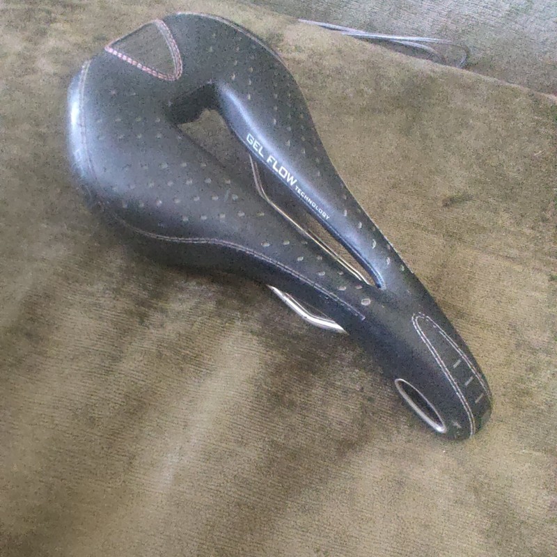 Selle Italia Max Flite Gel Flow Leather Saddle, Black Perforated Leather - VGC!