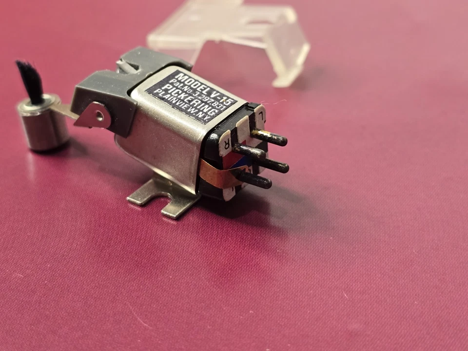 Cartucho PICKERING V-15 AT-3 con aguja lápiz óptico y cepillo vintage V15 Foto 2 de 4