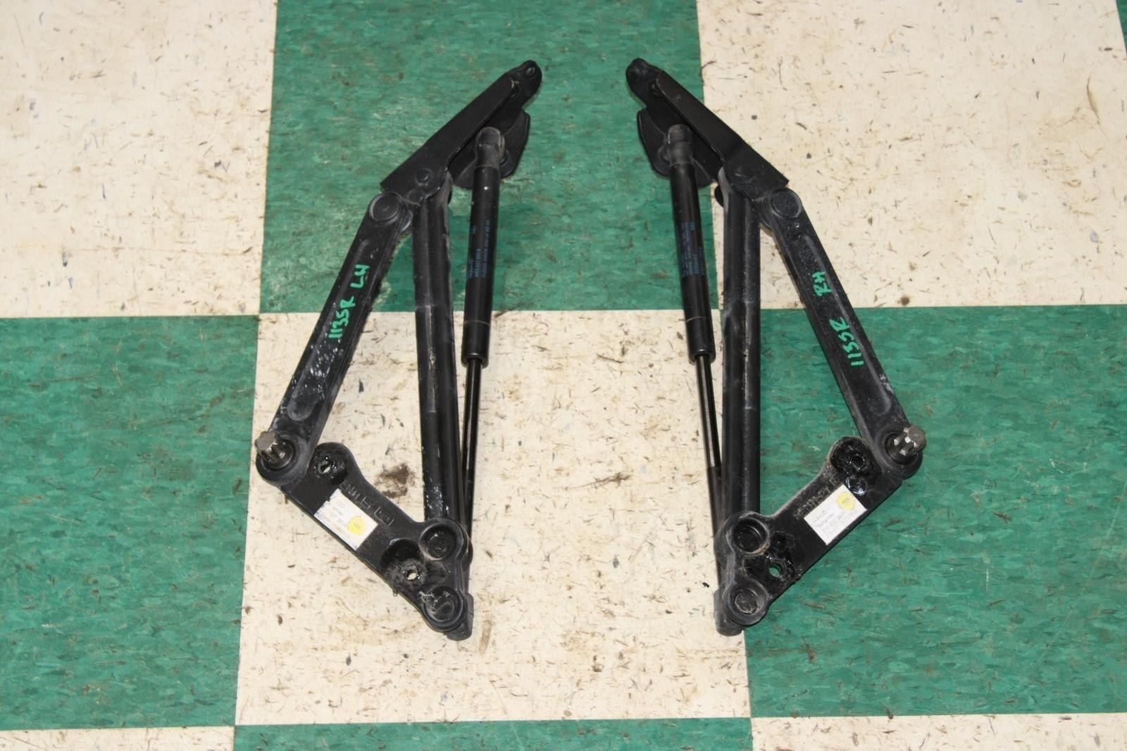 Bentley Flying Spur 2013-2018 Rear Left, right Engine compartment lid hinges Pair