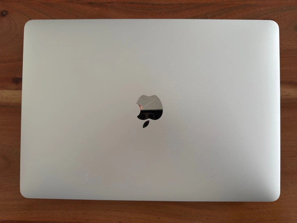 MacBook Pro 13-inch - A2289 - i5 - 8 GB RAM - 256 GB SSD - 2020 Modell - Bild 2 von 4