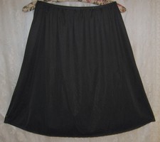NEW VTG 2X VANITY FAIR BLACK LACE TRIM SILKY 28" LONG HALF SLIP 11-811