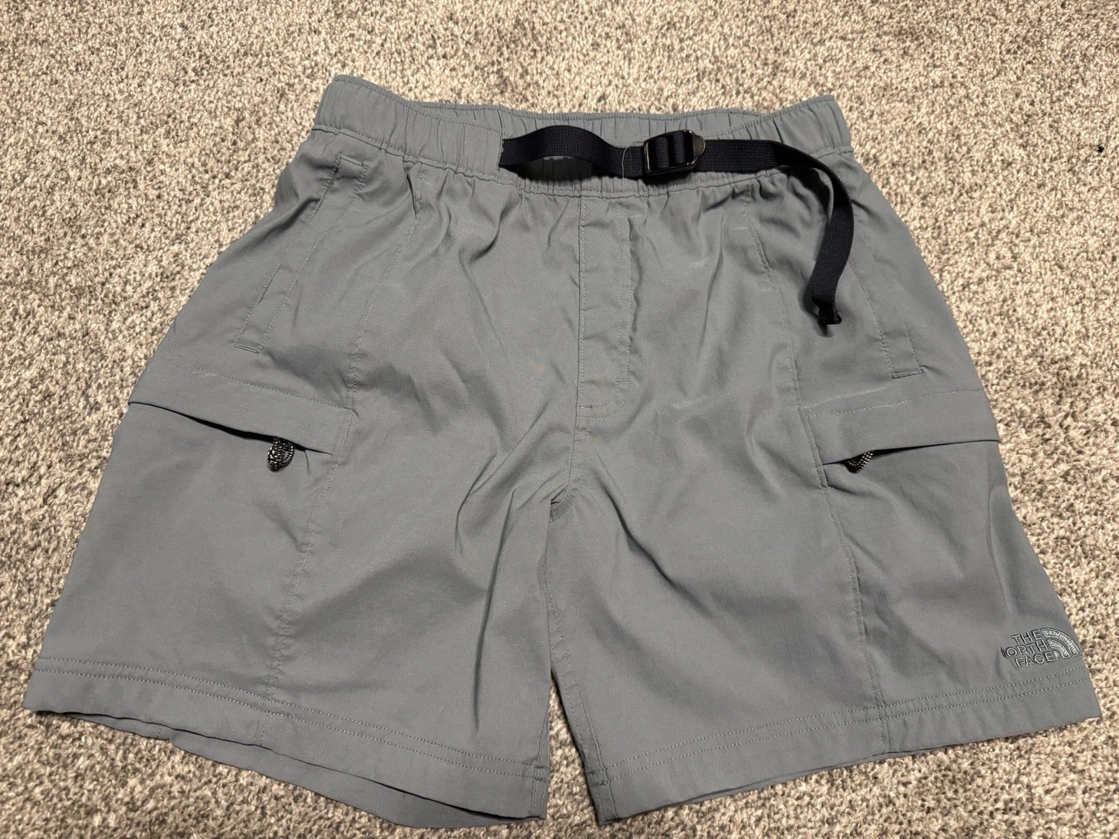 The North Face Class V Belted Cargo Shorts Mens Small Green 6” Hiking Outdoor