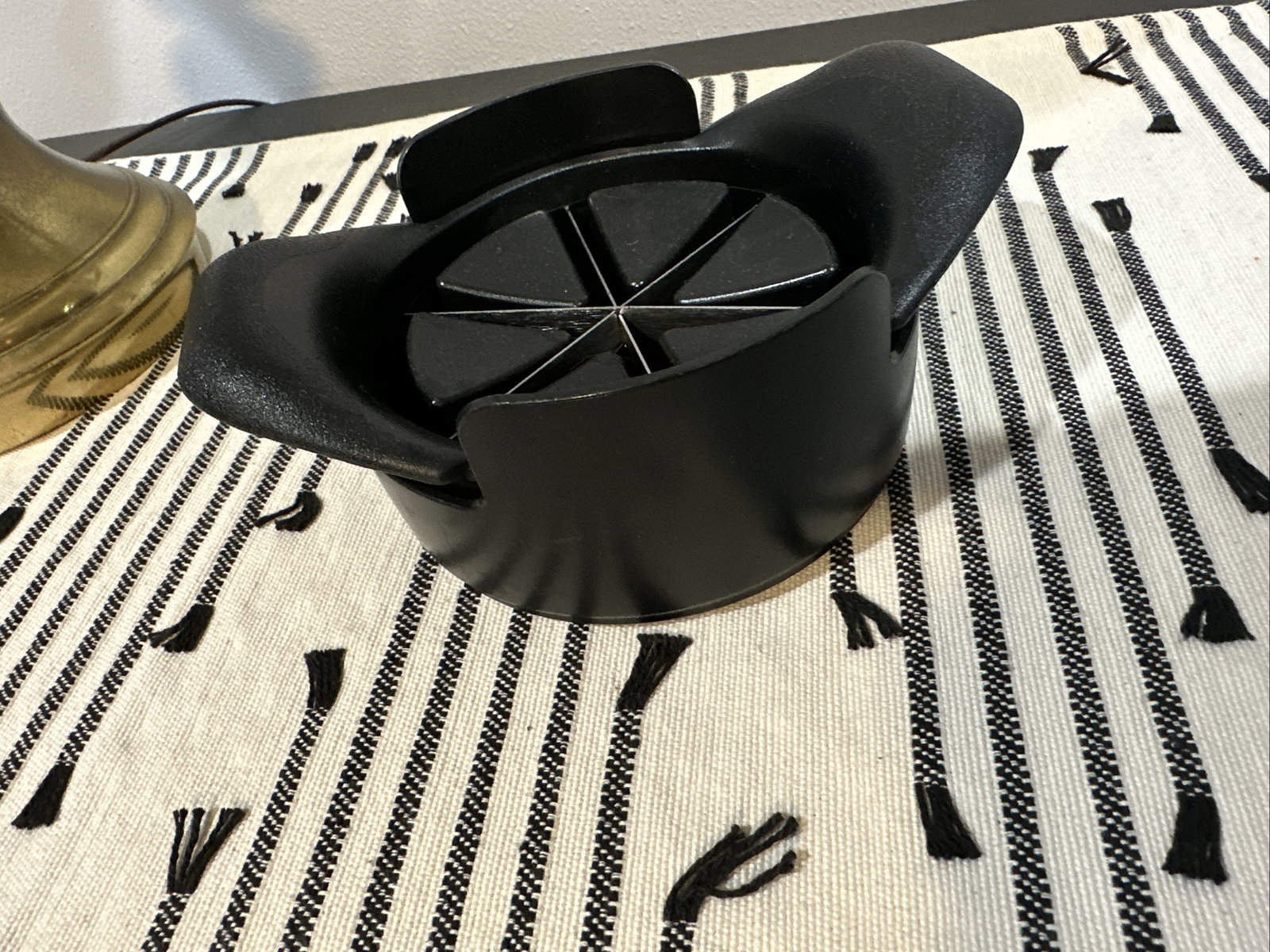 The Pampered Chef Veggie Wedger Fruit Vegetable Cutter Slicer 2417