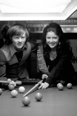 Alex Higgins Gives A Few Tips Miss Malta Karmen Farrugia Before St- 1973 Photo
