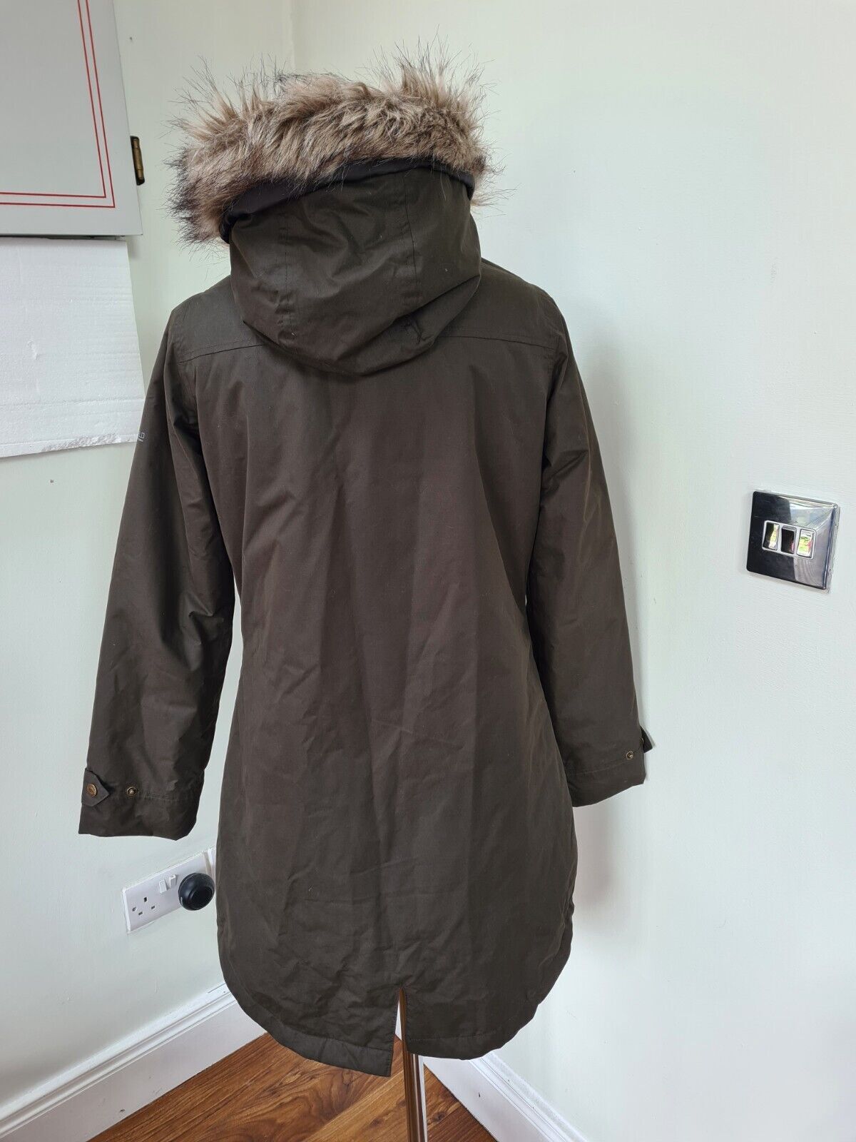 RRP £125 Trespass Waterproof 5000mm Parka Jacket Size 8 Khaki Perfect Condition image 7