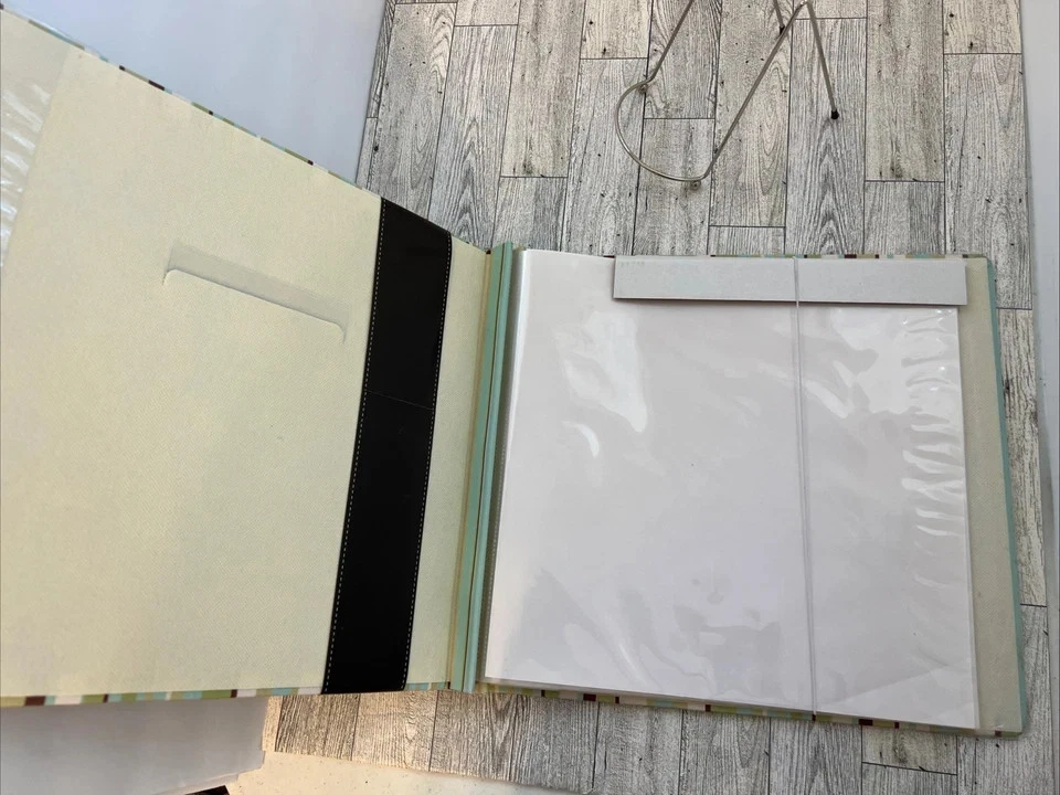 Álbum de recortes ColorBook 12x12 encuadernado con postes 10 páginas rayas verdes ventana frontal Foto 2 de 3