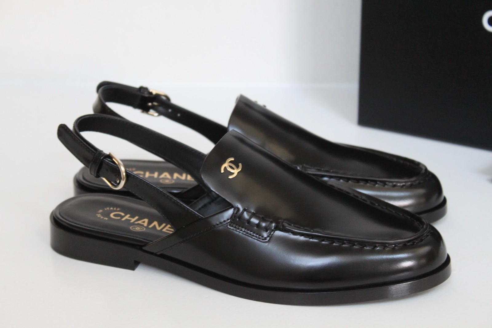 sz 8.5 / 39 CHANEL Black Leather CC Logo Slingback Flat Loafer Moccasins Shoes thumbnail 2