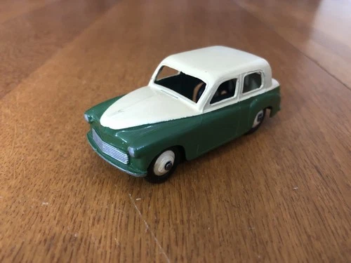 VINTAGE DINKY TOYS HILLMAN MINX TWO TONE GREEN & CREAM 1:32 ENGLAND NICE