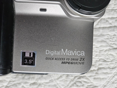 Sony Mavica MVC-FD81 0.9MP Digital Camera - Black & Metallic