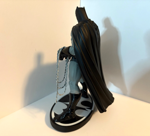 Batman Black and White Statue Frank Miller (DC Direct 2008) - Bild 5 von 16