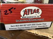 Atlas HO American Hoechst Plastics ACF 5701 Center Flow Hopper #98319. NIB READ
