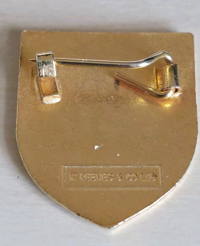 LEICESTER CITY PARKS BOWLING ASSOCIATION Collectors Enamel Pin Badge Bowls VGC - Image 2 of 2