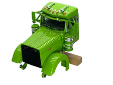 1/64 DCP REPUESTOS VERDE LIMA PETERBILT 379 CABINA CORTA CON GUARDABARROS