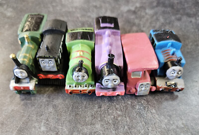 6x kleine hohle Thomas die Panzermaschine 3D Kunststoff Figuren Percy Diesel Bertie