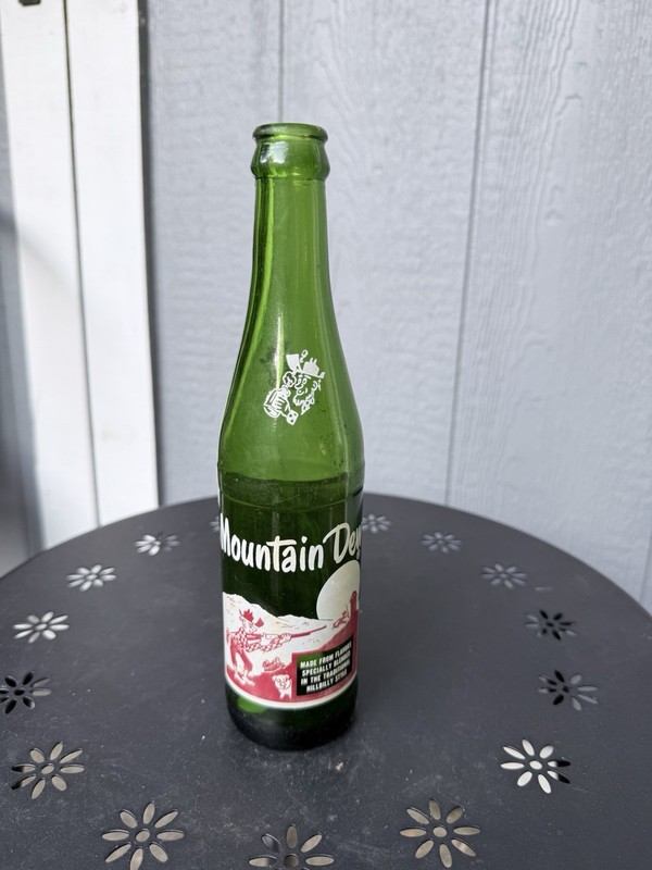 Vintage Mountain Dew 10 Oz Green Glass ACL Bottle It’ll Tickle Yore Innards