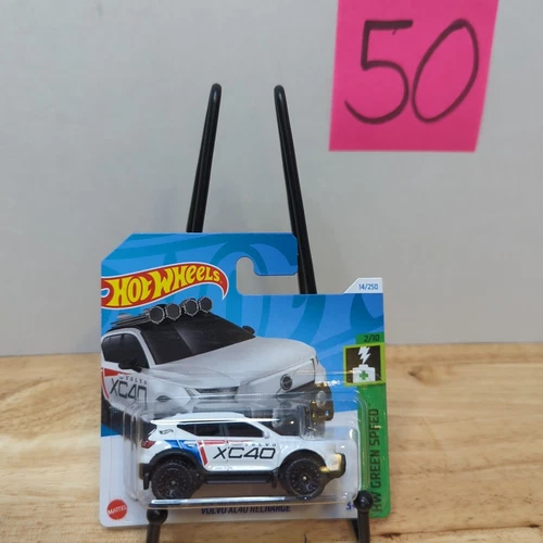 2024 HOT WHEELS - VOLVO XC40 RECHARGE WHITE SHORT CARD 1/64 