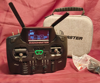 RadioMaster GX12 ELRS Fernsteuerung 2.4GHz inkl. Zubehör 2x 18650