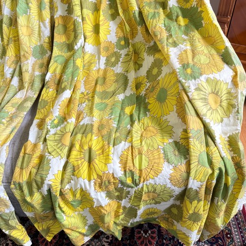 Vintage Flower Power Pinch Pleat Curtain Panel Pair Daisies 70s Floral Fabric - Picture 11 of 14