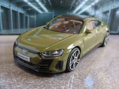 Audi RS e-tron GT     Modellauto Bburago neu/ovp 1:43
