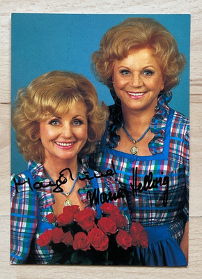 Maria & Margot Hellwig gedruckte Autogrammkarte Ak Musik Duo Volksmusik alt +