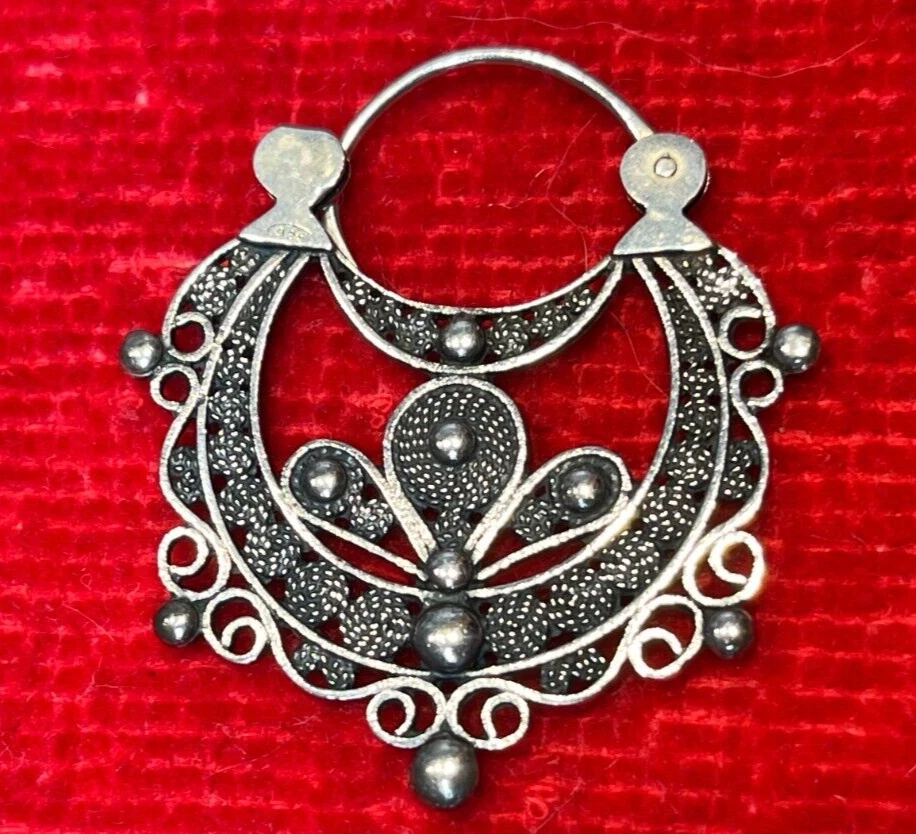 Vintage Sterling Silver .925 Beautiful Artwork Spain Earrings by Luis Mendez - Image 4 of 4