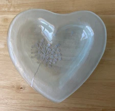 ANNIEGLASS 8.25" Frosted Dandelion Heart Shaped Bowl - VGUC