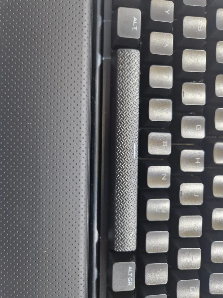 Corsair K65 Mechanische Gaming Tastatur TKL 60% Cherry MX Speed QWERTZ DE schwar - Bild 4 von 4