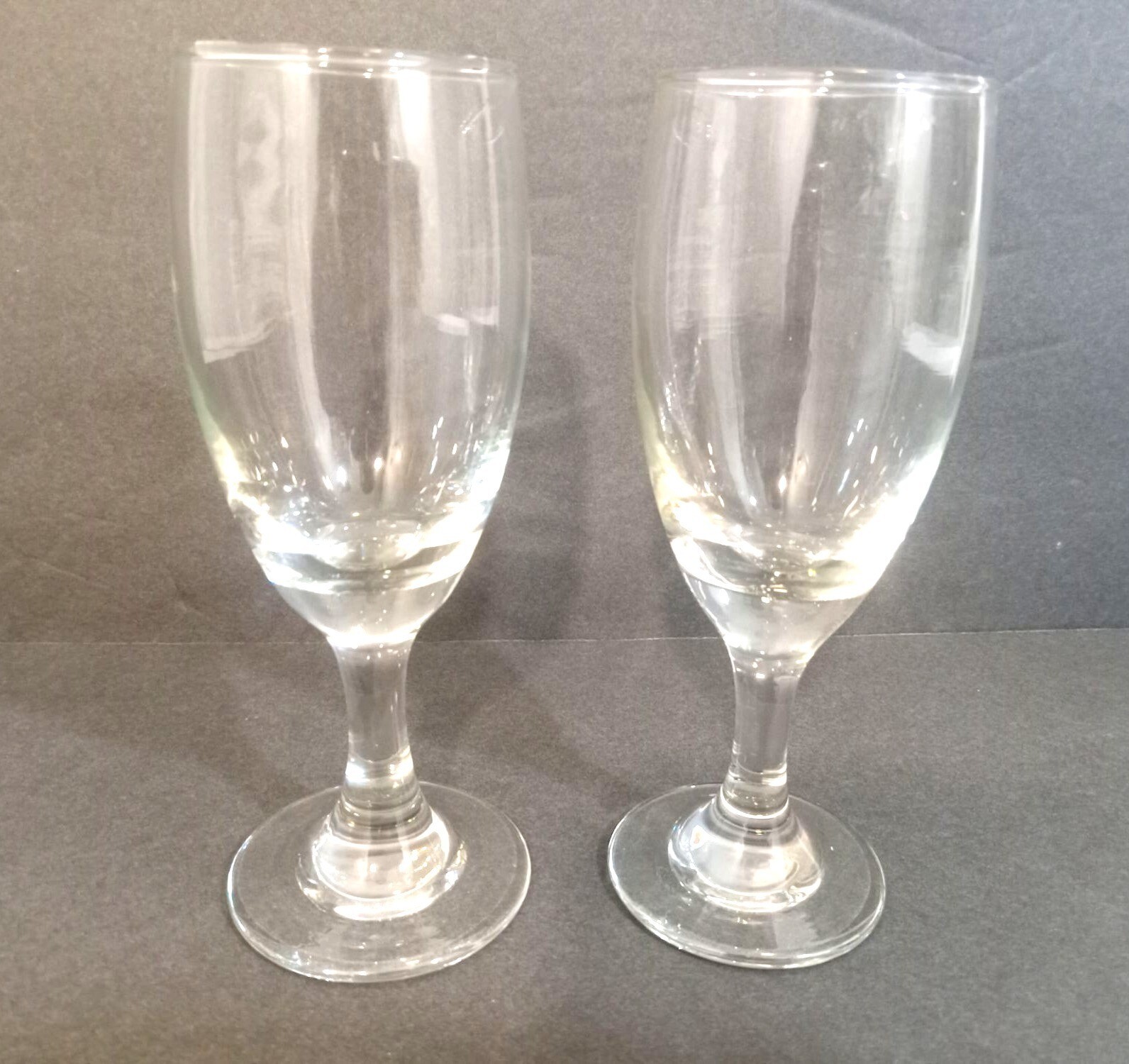 Small Stem Wine Glasses Clear Set Of 2 7 H x 3 W x 3.5 Stem Base