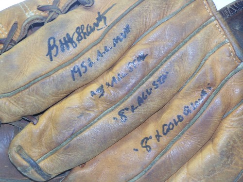 1952 AL MVP Bobby Shantz Autographed vintage Baseball Glove w/COA - Picture 2 of 4