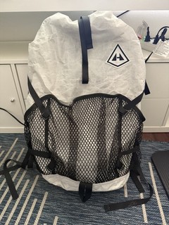 Hyperlite Mountain Gear Windrider 40 | White | Medium | Never Used
