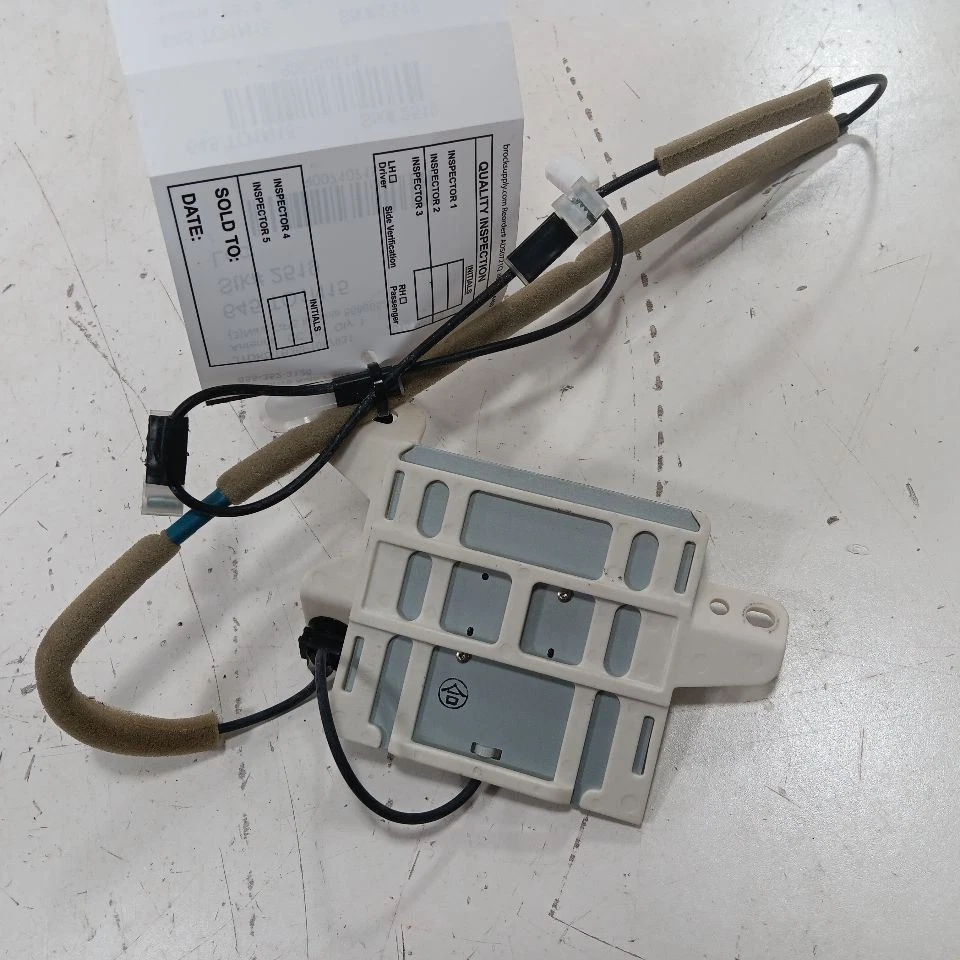 Módulo de antena GPS navegación Toyota Prius C {8686052201} 2017 2016 2015 2014 Foto 3 de 4