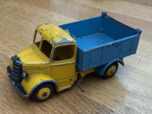 Dinky Toys  410 Bedford Tipper Truck - original vintage No Box