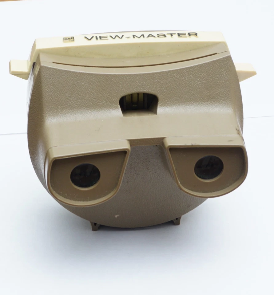 GAF / View-Master Tan Color Lighted, Model H Viewer. UNTESTED - Image 3 of 4