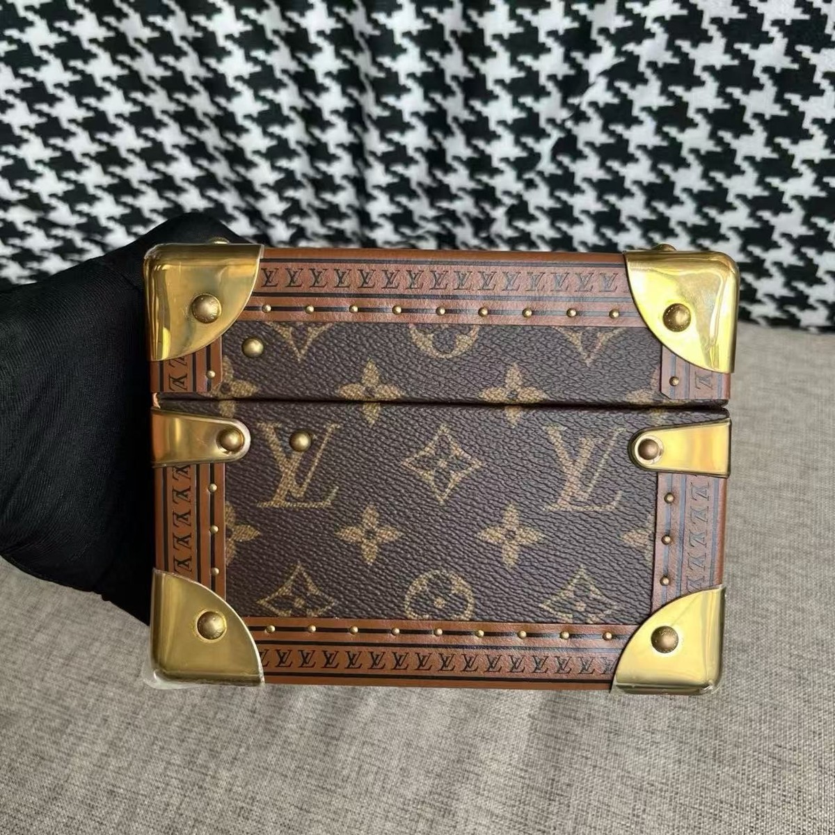 Louis Vuitton Monogram Coffret Trésor 24 Cosmetic Case M10137