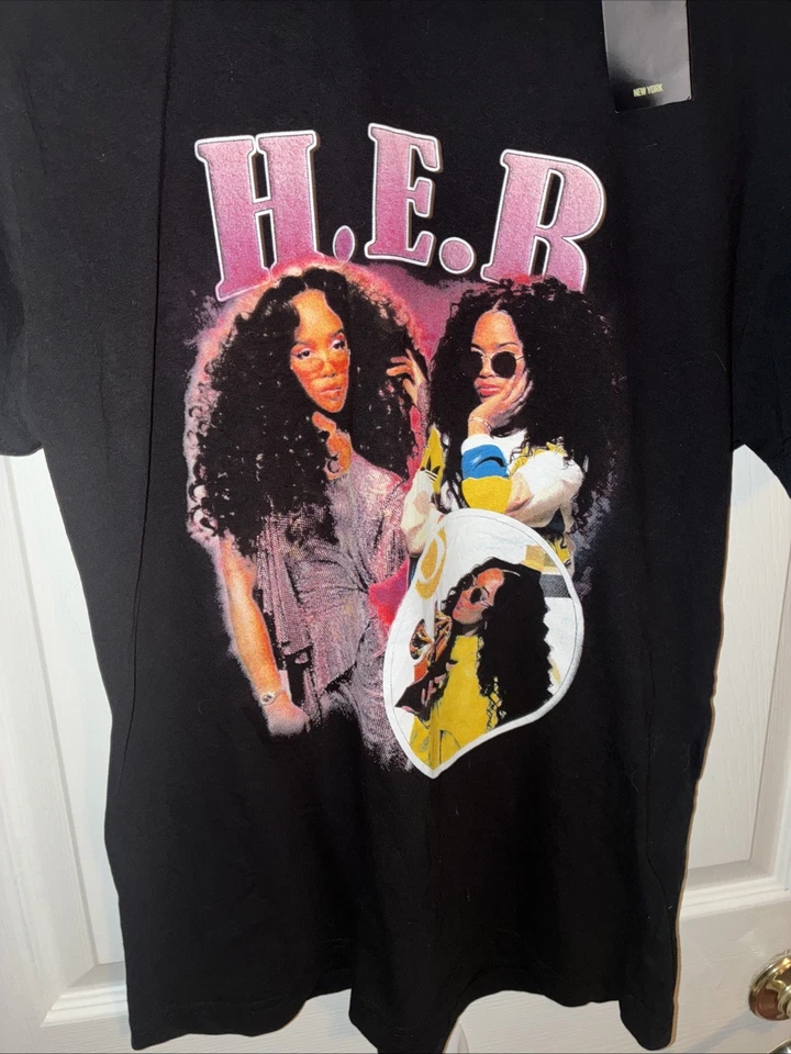 Novo com etiquetas Avenue 1975 H.E.R. Camiseta preta Hollywood Palladium nov 2023 tamanho M - Imagem 2 de 4